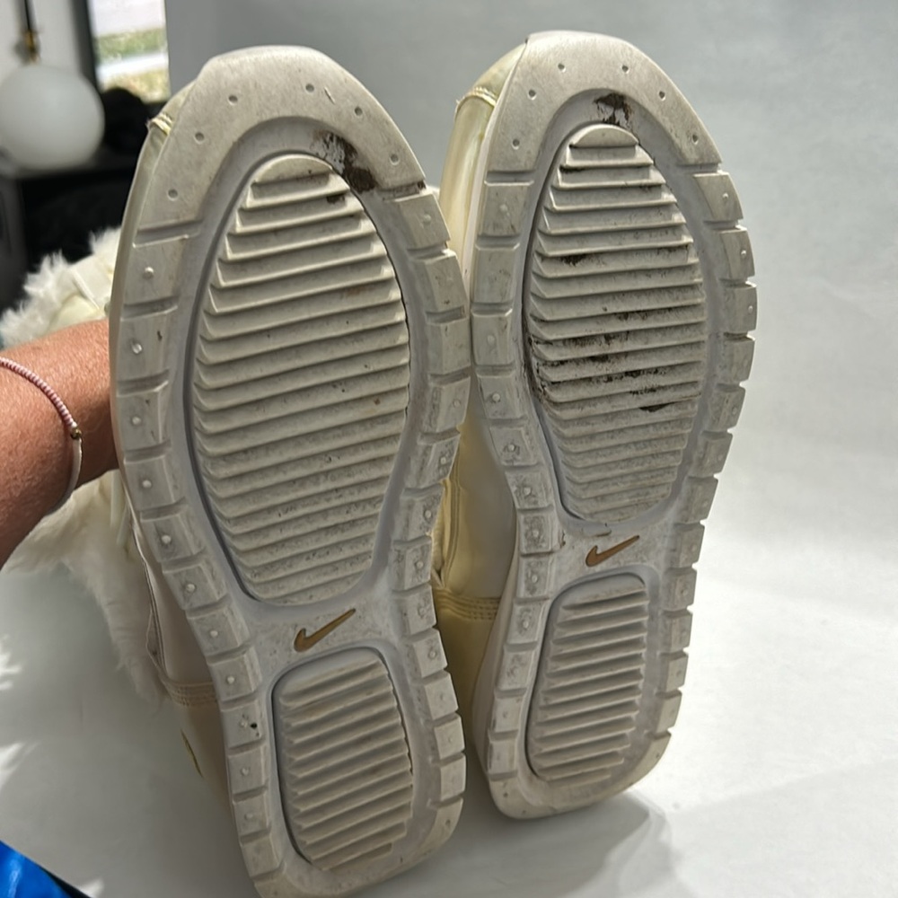 🔥SOLD🔥Nike Womens White/gold Faux Fur Trim Insulated Winter Boot Zip Pom Pom Tie - Picture 12 of 14